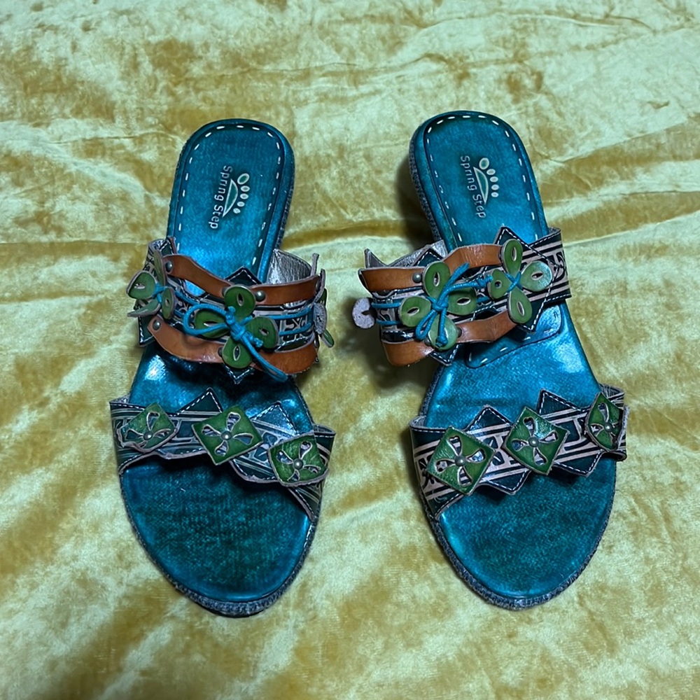 Sandles